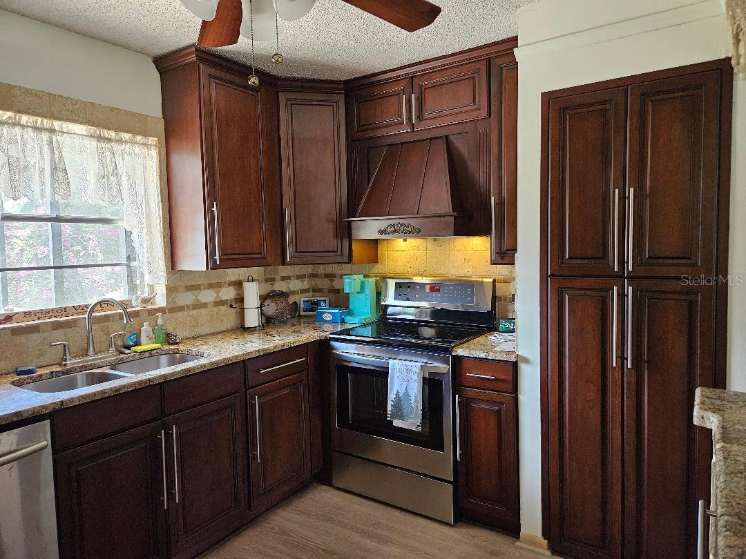 708 BRANNEN CIR — photo 18