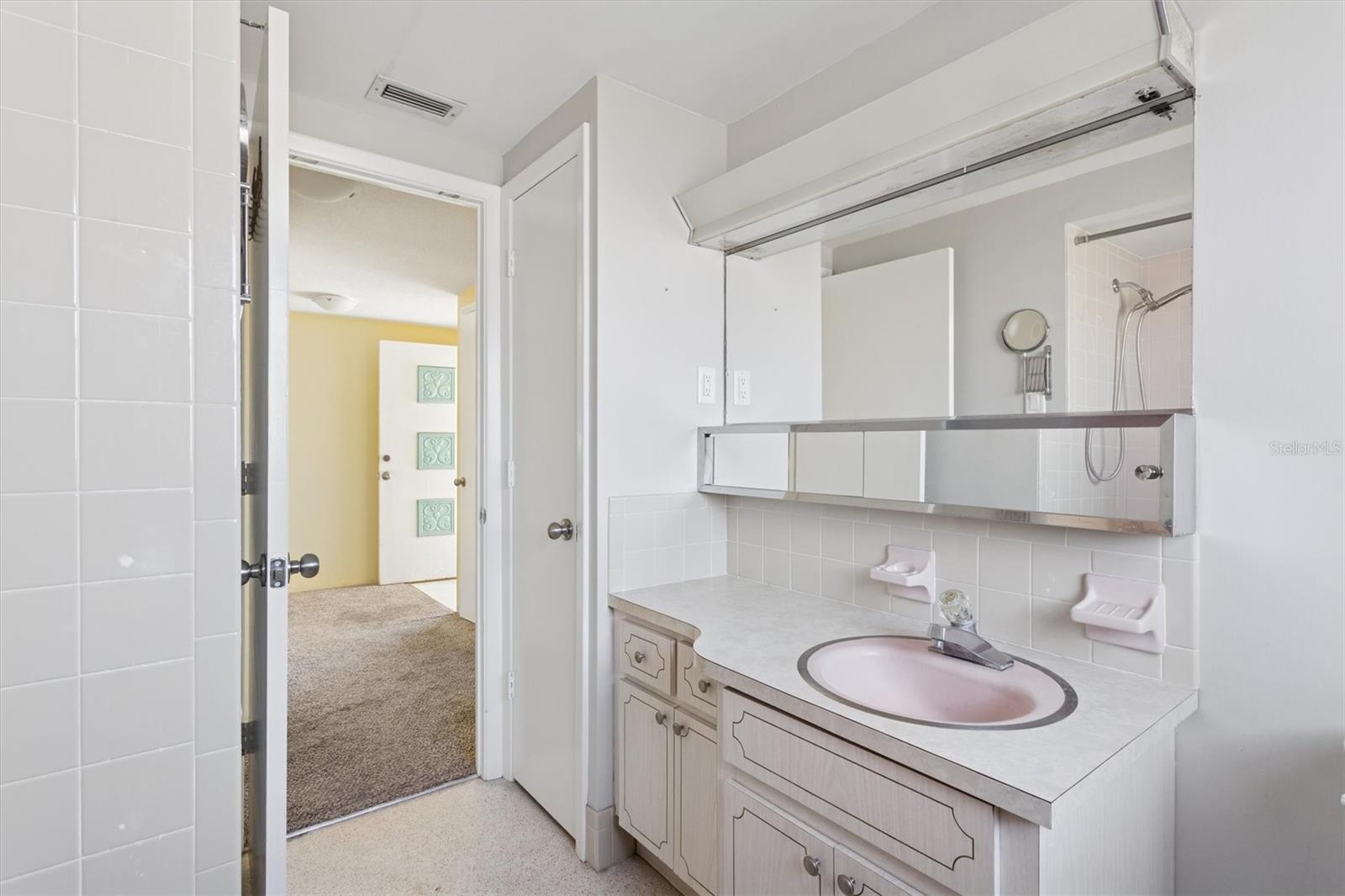 7608 REDCOAT AVE — photo 21
