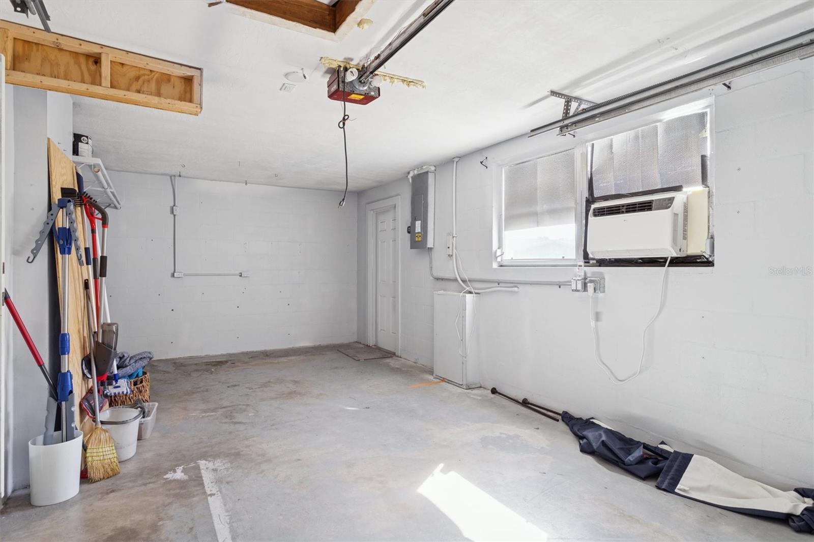 7608 REDCOAT AVE — photo 26