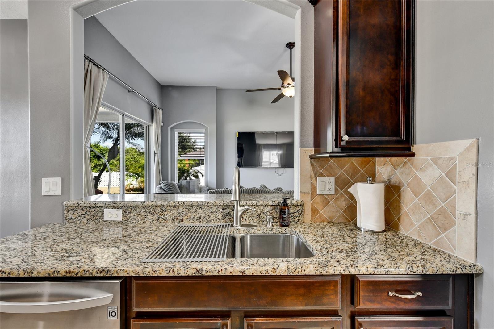 7514 FOREST MERE DR — photo 17
