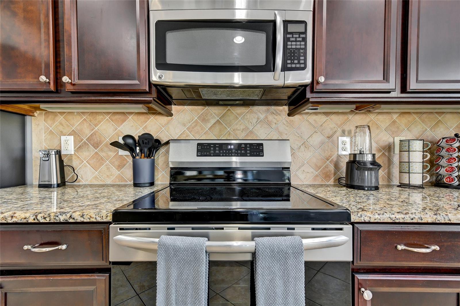 7514 FOREST MERE DR — photo 15