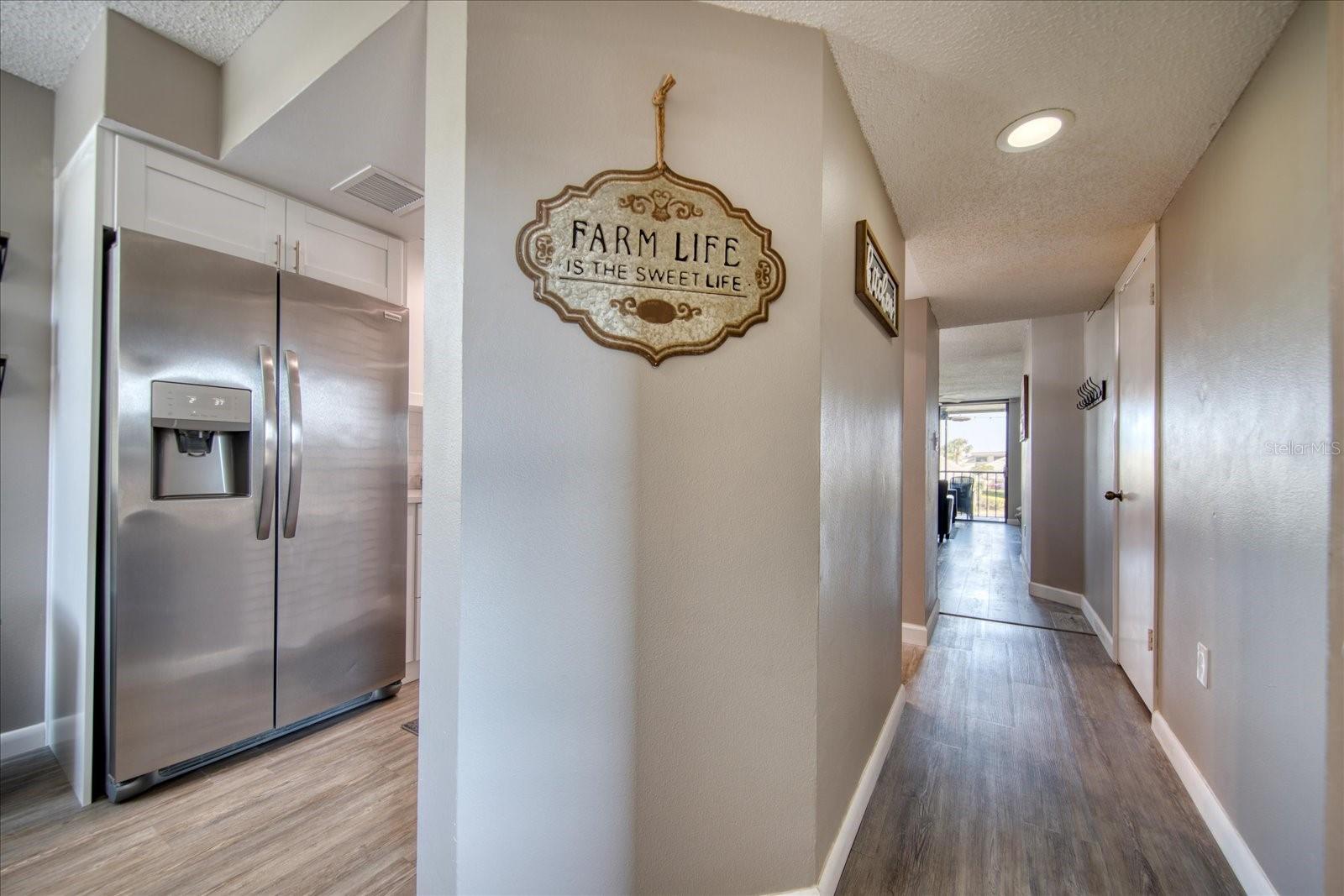 1324 PASADENA AVE S #201 — photo 4