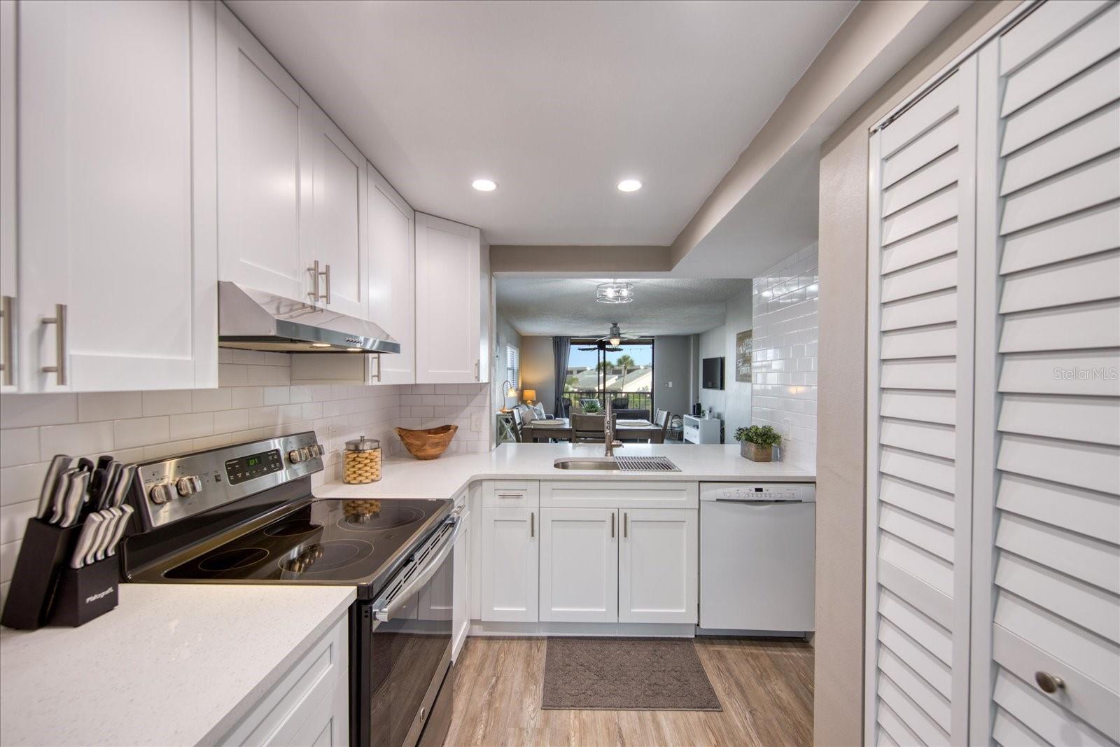 1324 PASADENA AVE S #201 — photo 7