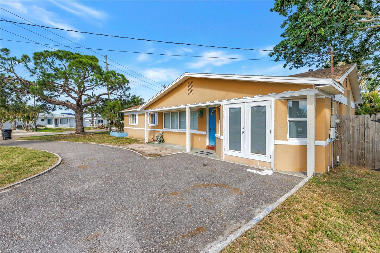 7901 CAUSEWAY BLVD S — photo 8