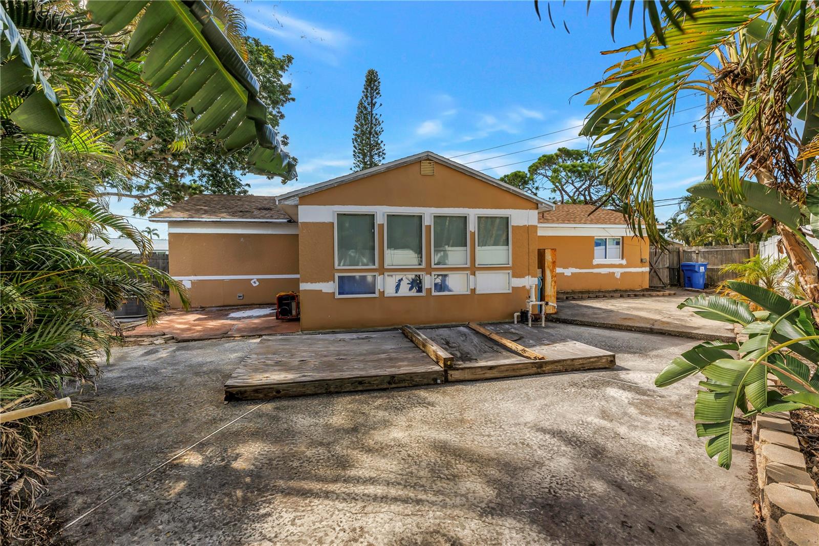 7901 CAUSEWAY BLVD S — photo 11