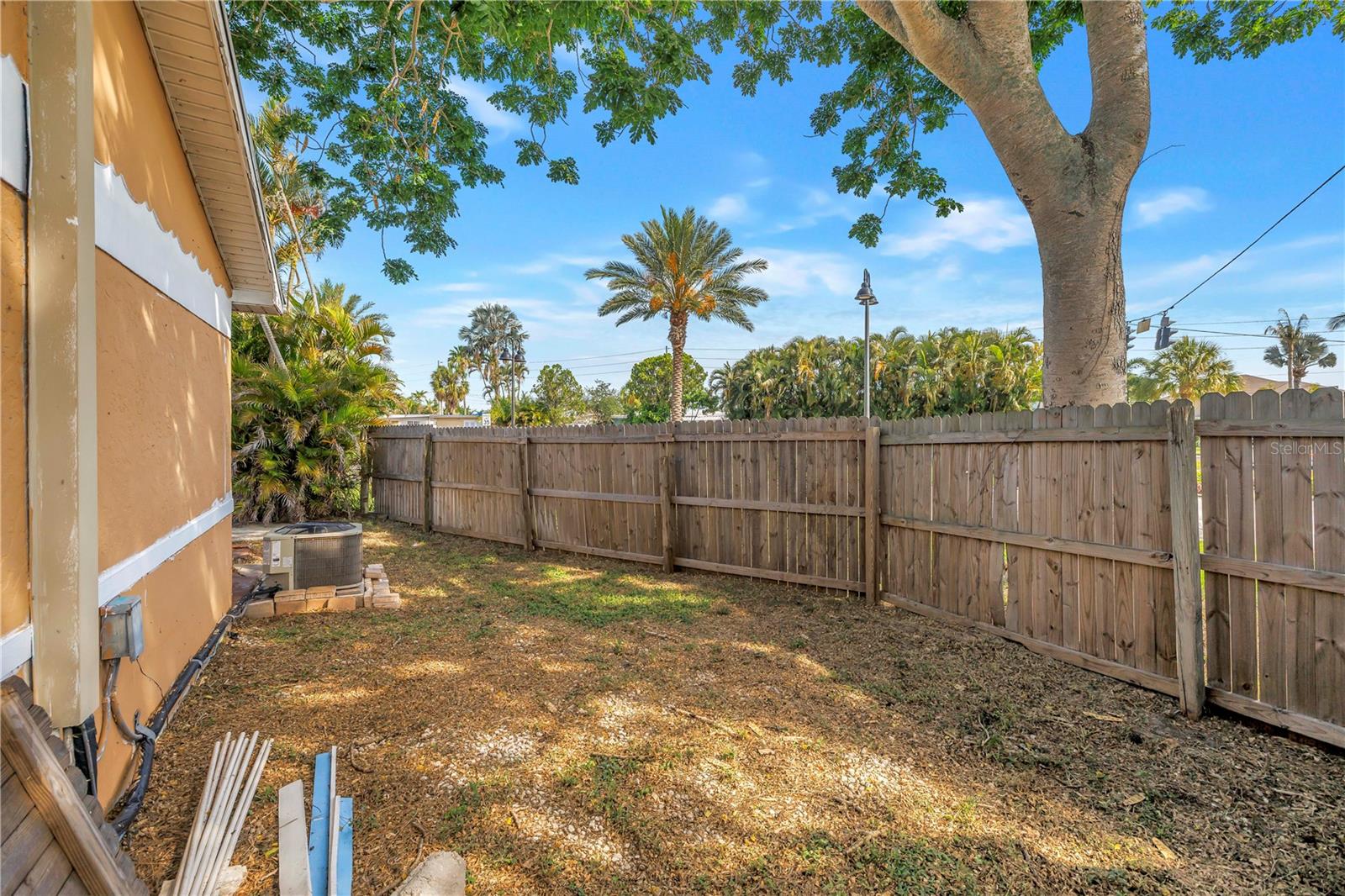 7901 CAUSEWAY BLVD S — photo 14