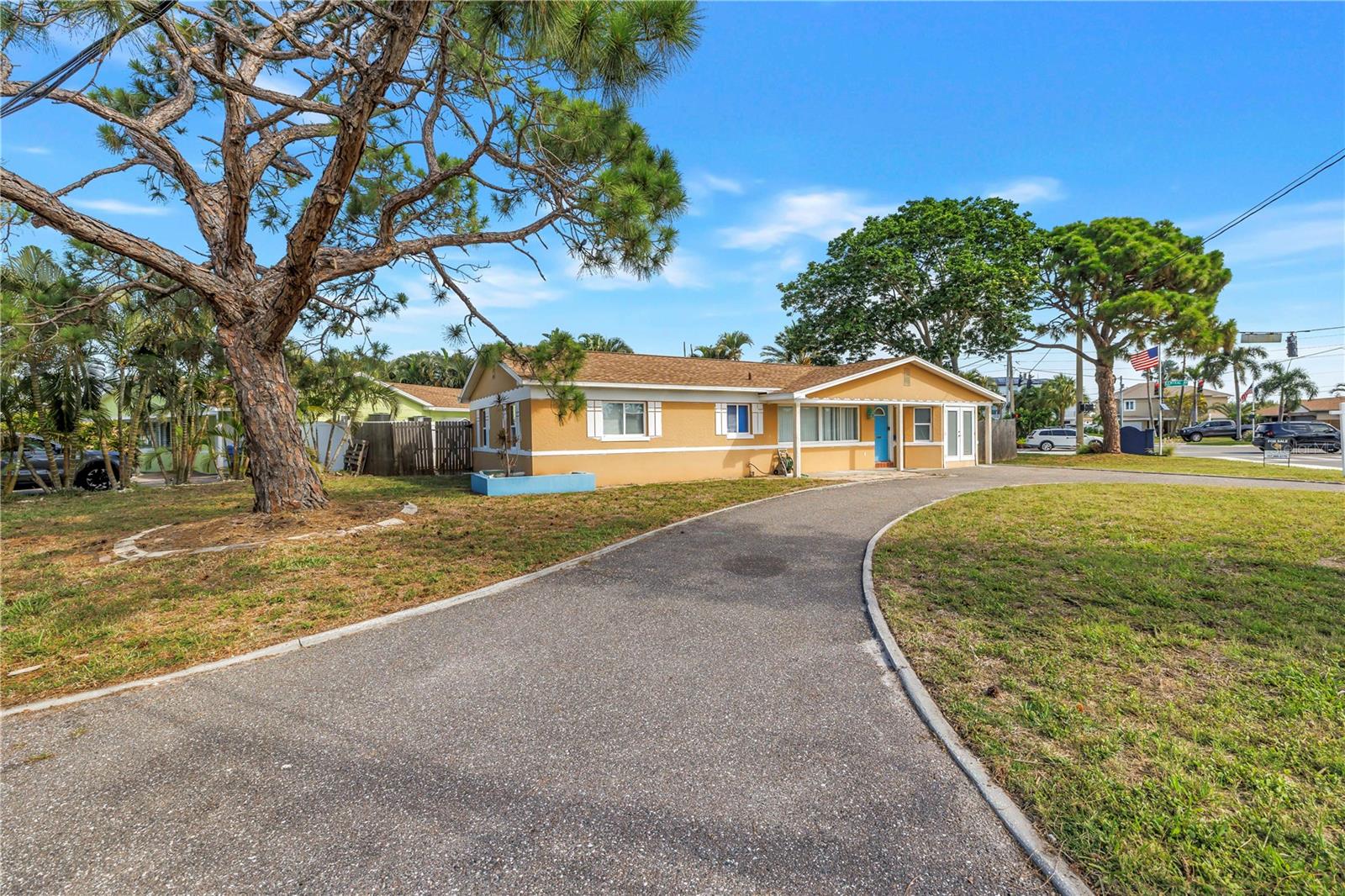 7901 CAUSEWAY BLVD S — photo 5