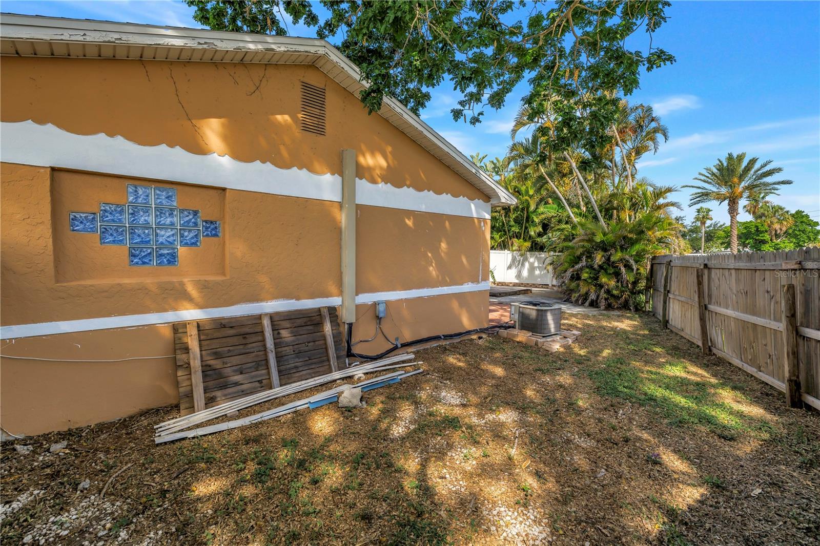 7901 CAUSEWAY BLVD S — photo 13