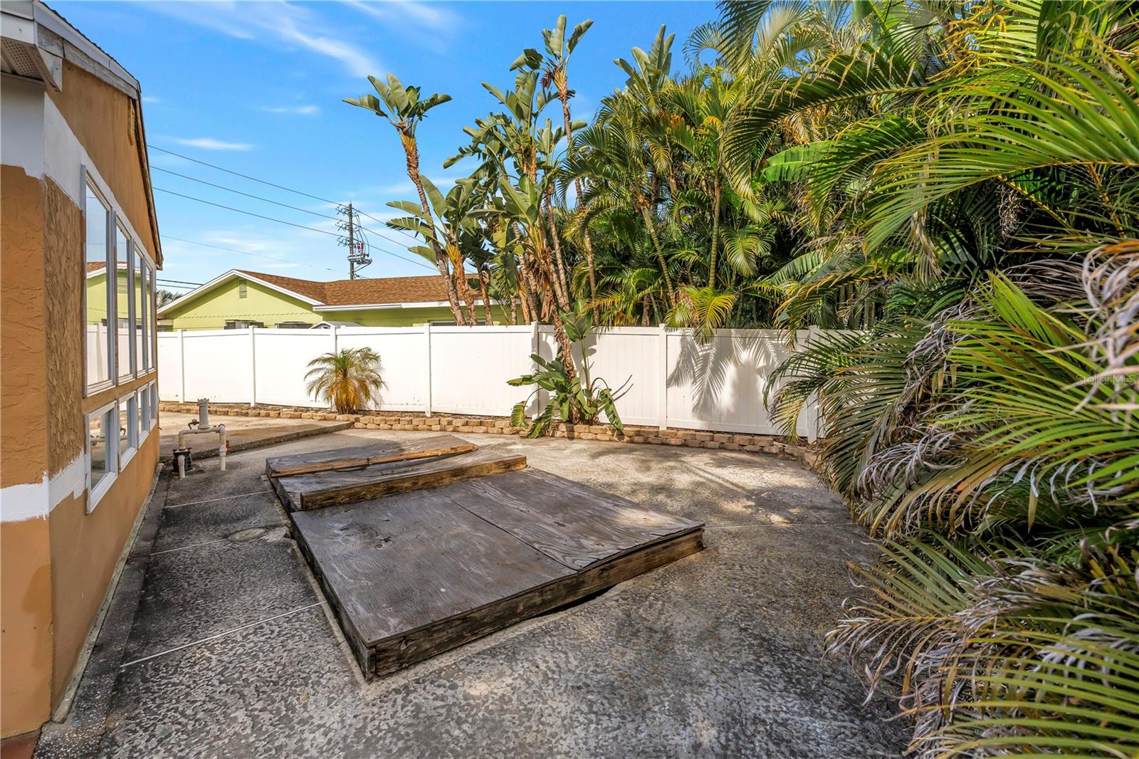 7901 CAUSEWAY BLVD S — photo 12