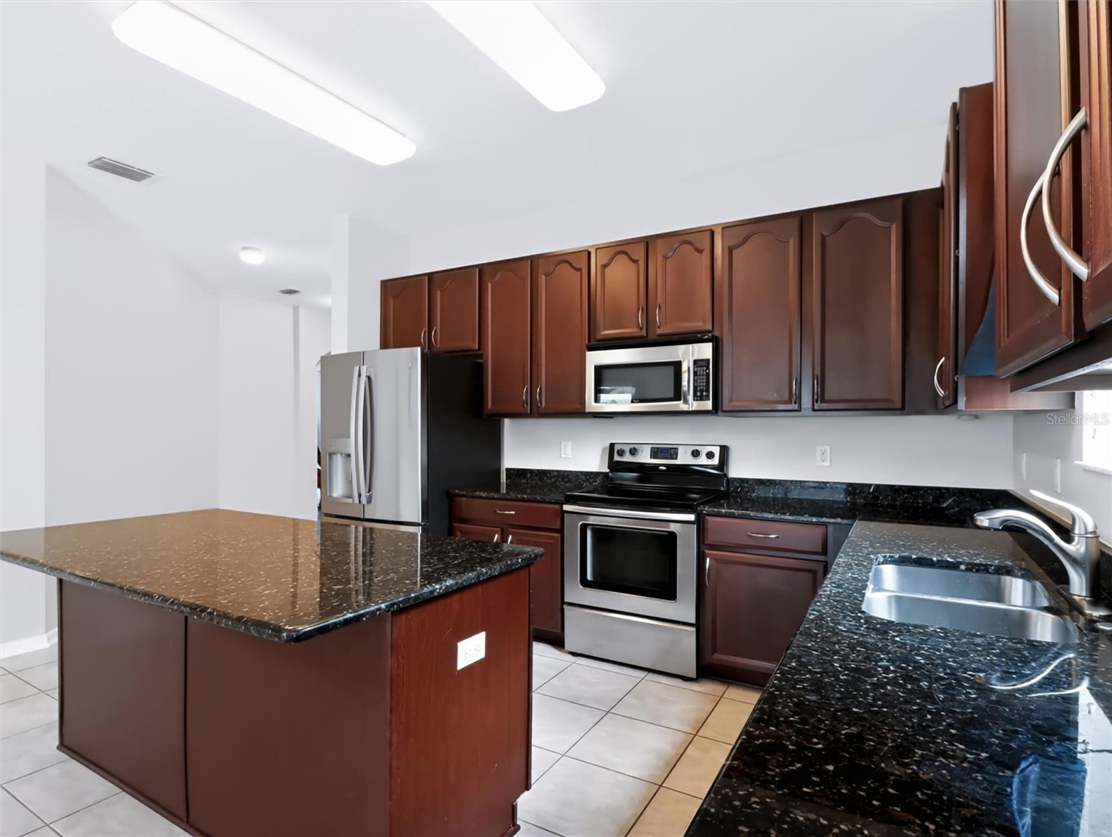 620 CHESNEY DR — photo 15