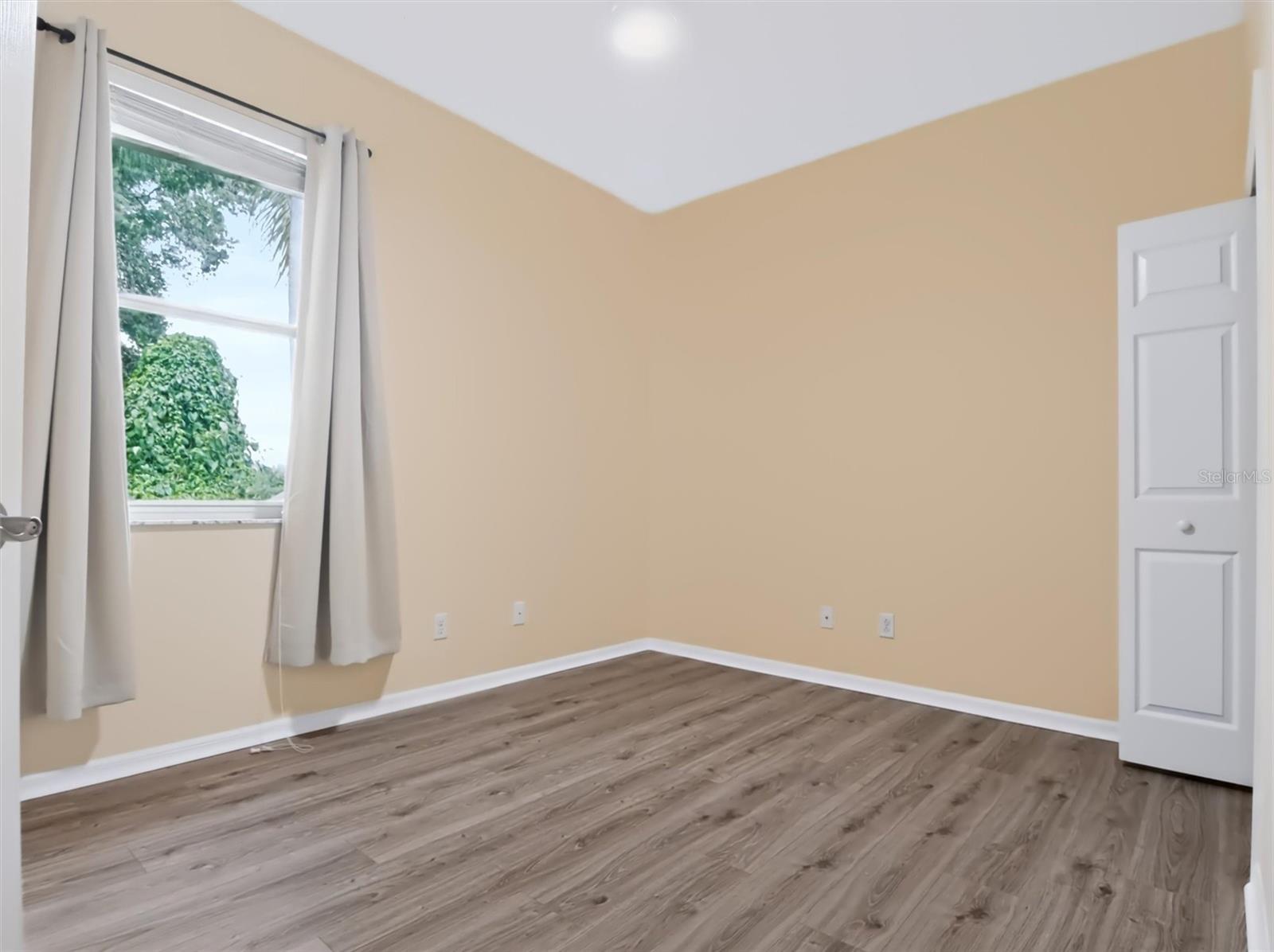 620 CHESNEY DR — photo 27