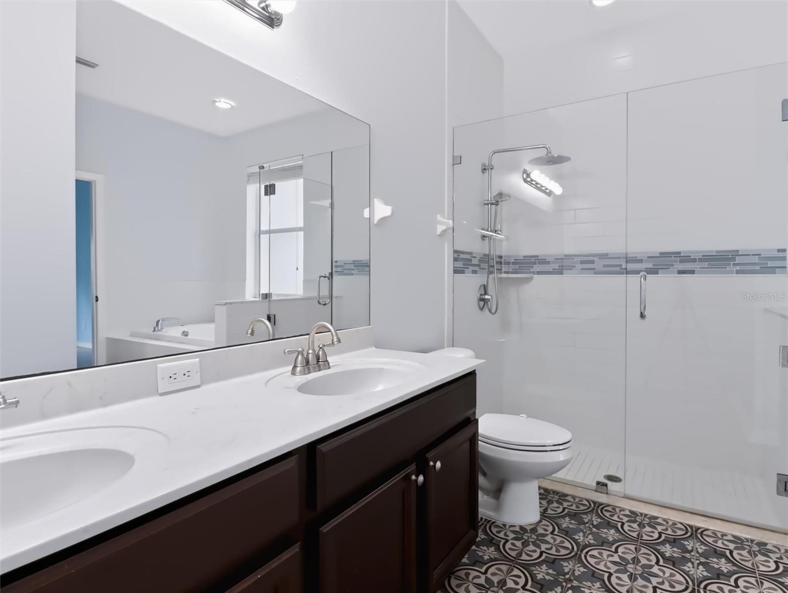 620 CHESNEY DR — photo 40