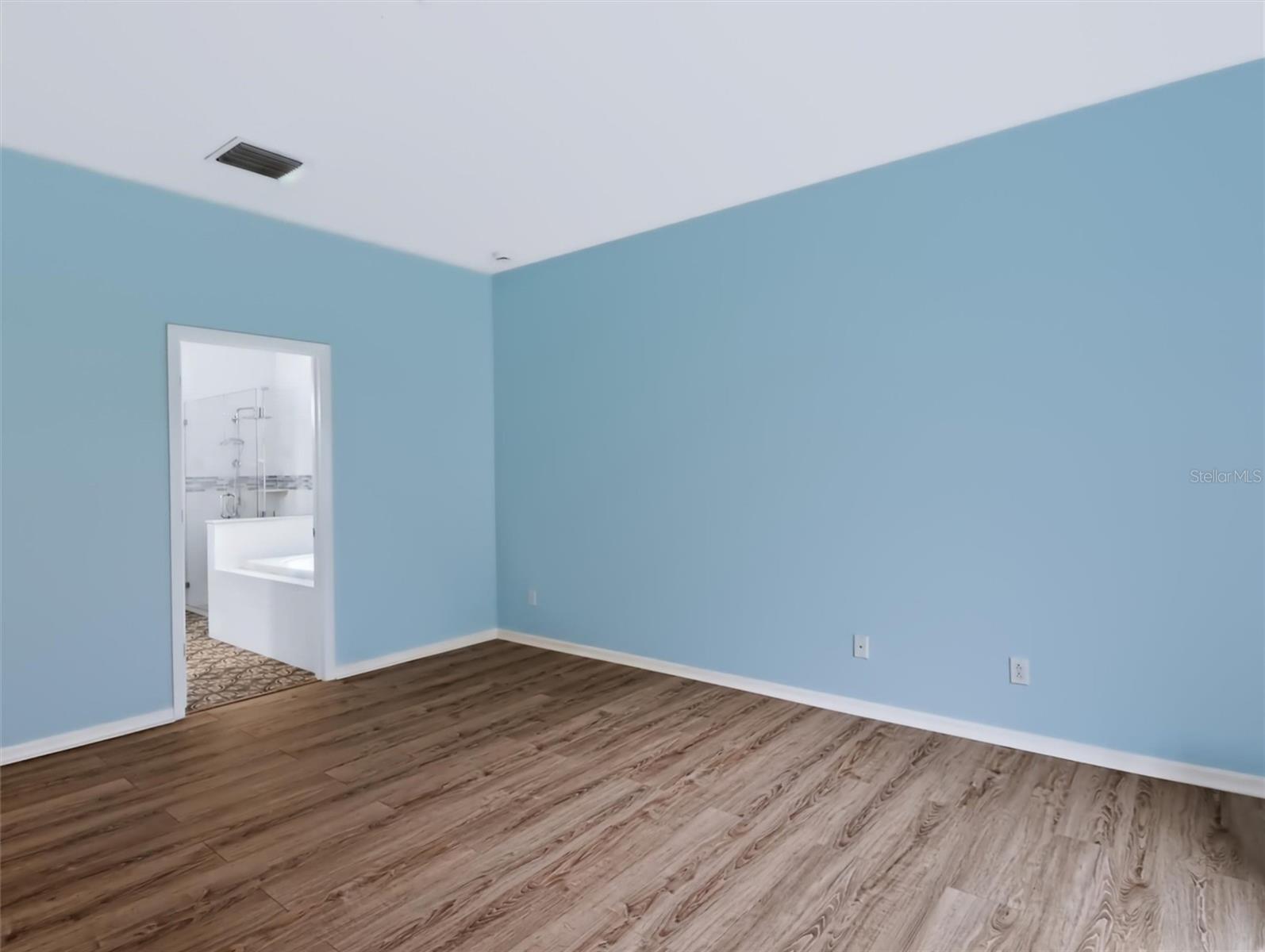 620 CHESNEY DR — photo 35