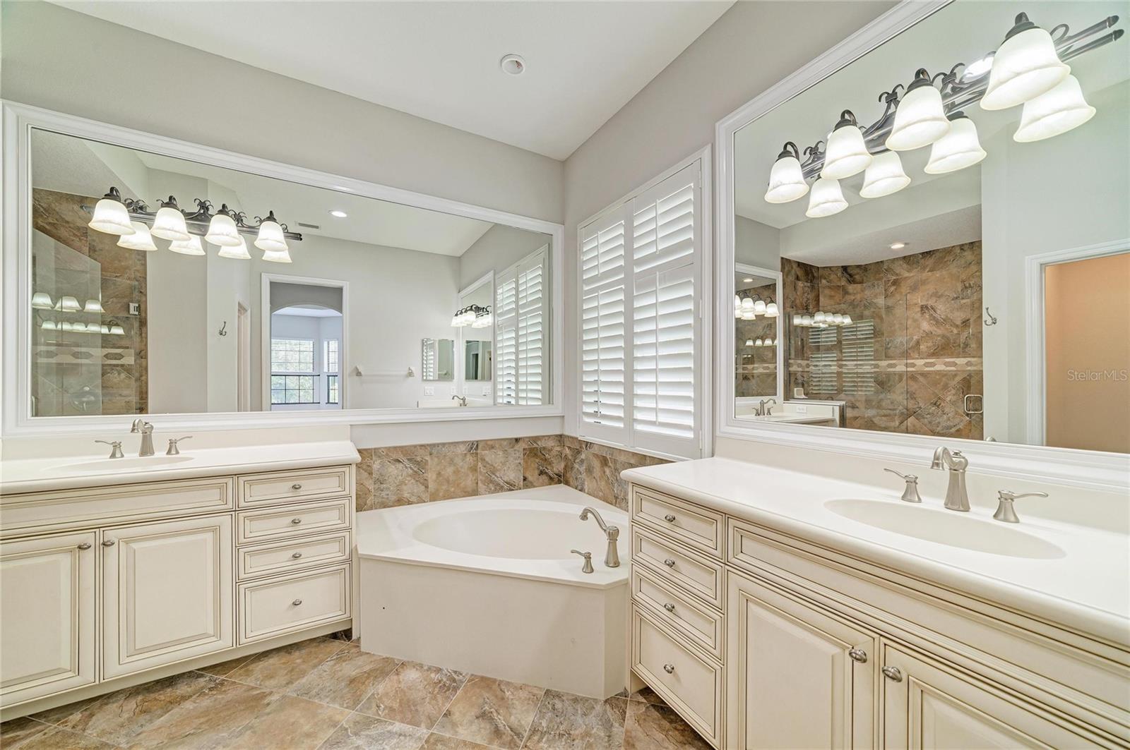 7361 WEXFORD CT — photo 35
