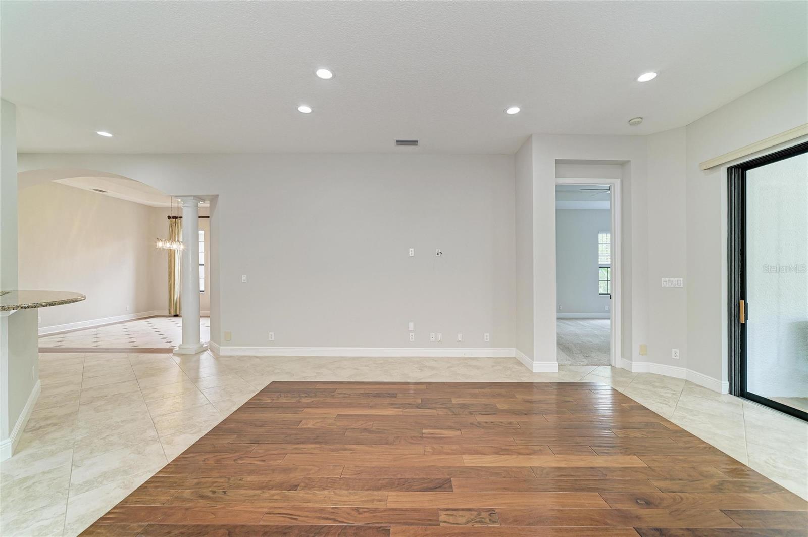 7361 WEXFORD CT — photo 28