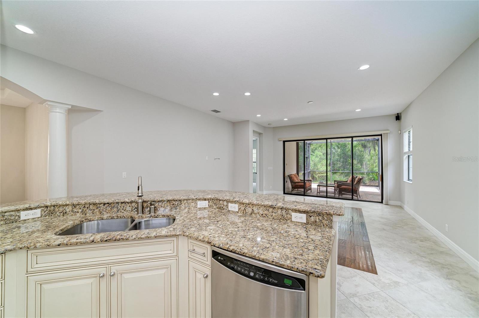 7361 WEXFORD CT — photo 23