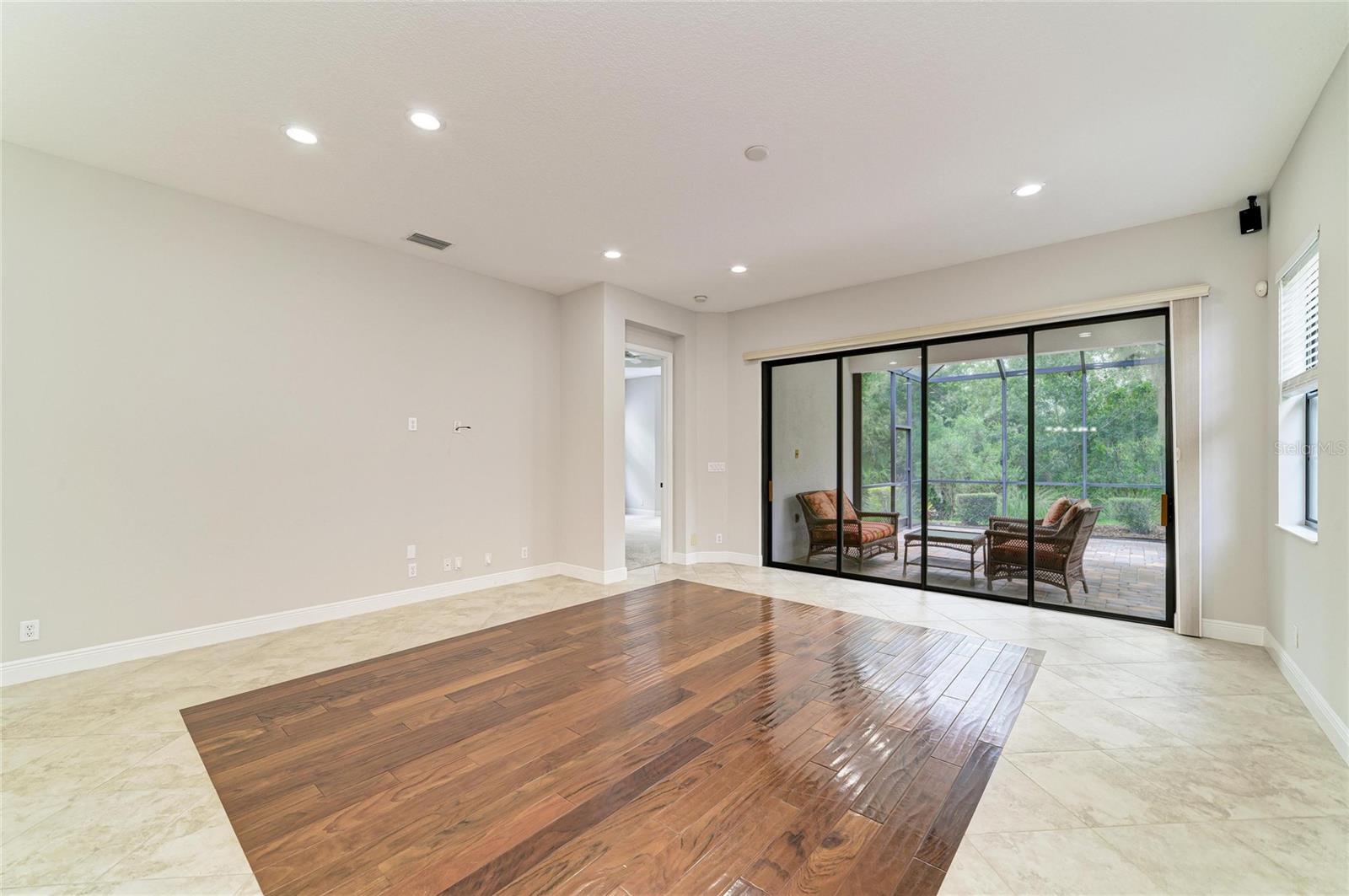 7361 WEXFORD CT — photo 26