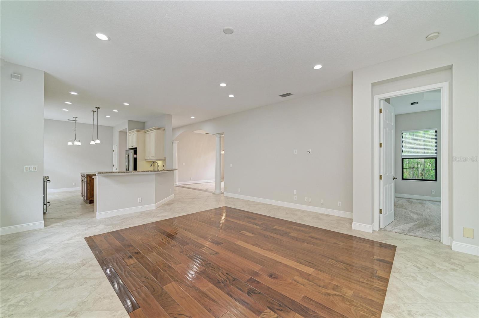 7361 WEXFORD CT — photo 29