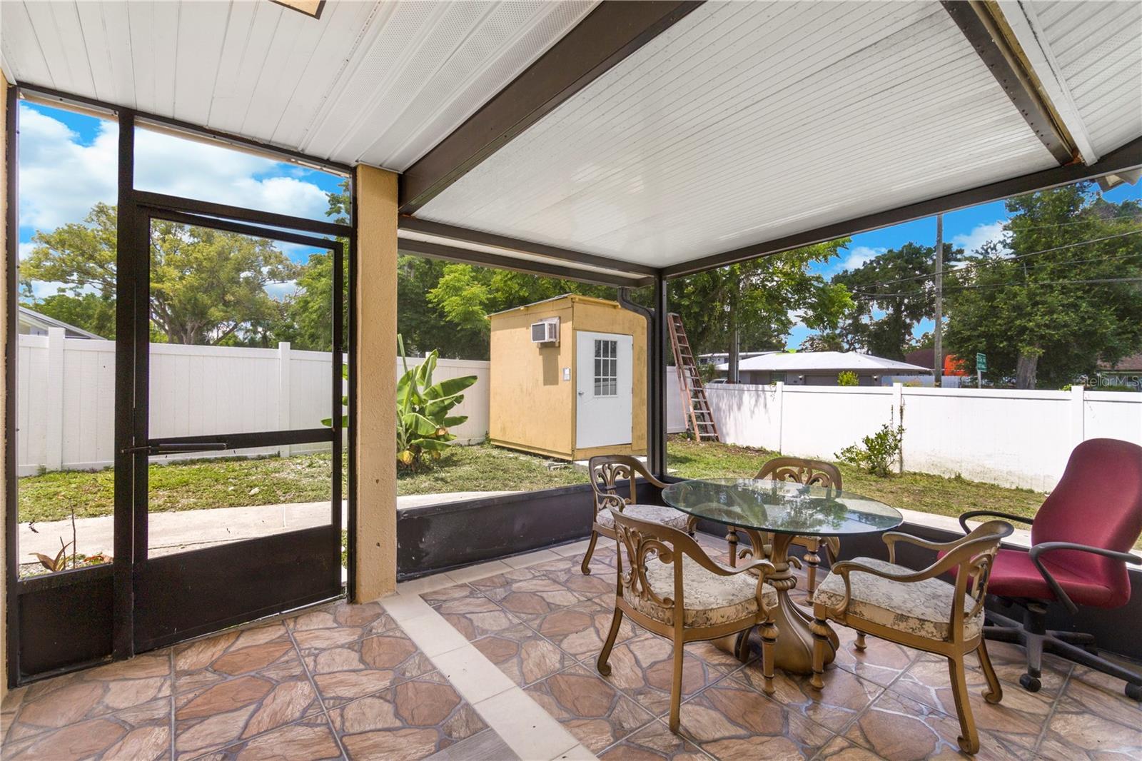 613 FOREST HILLS DR — photo 31