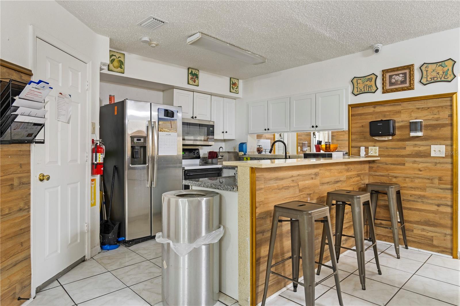 613 FOREST HILLS DR — photo 9