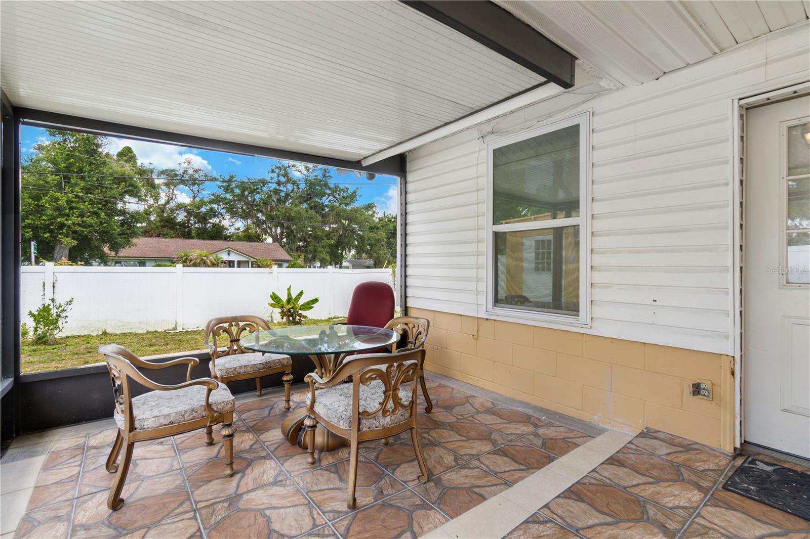 613 FOREST HILLS DR — photo 30