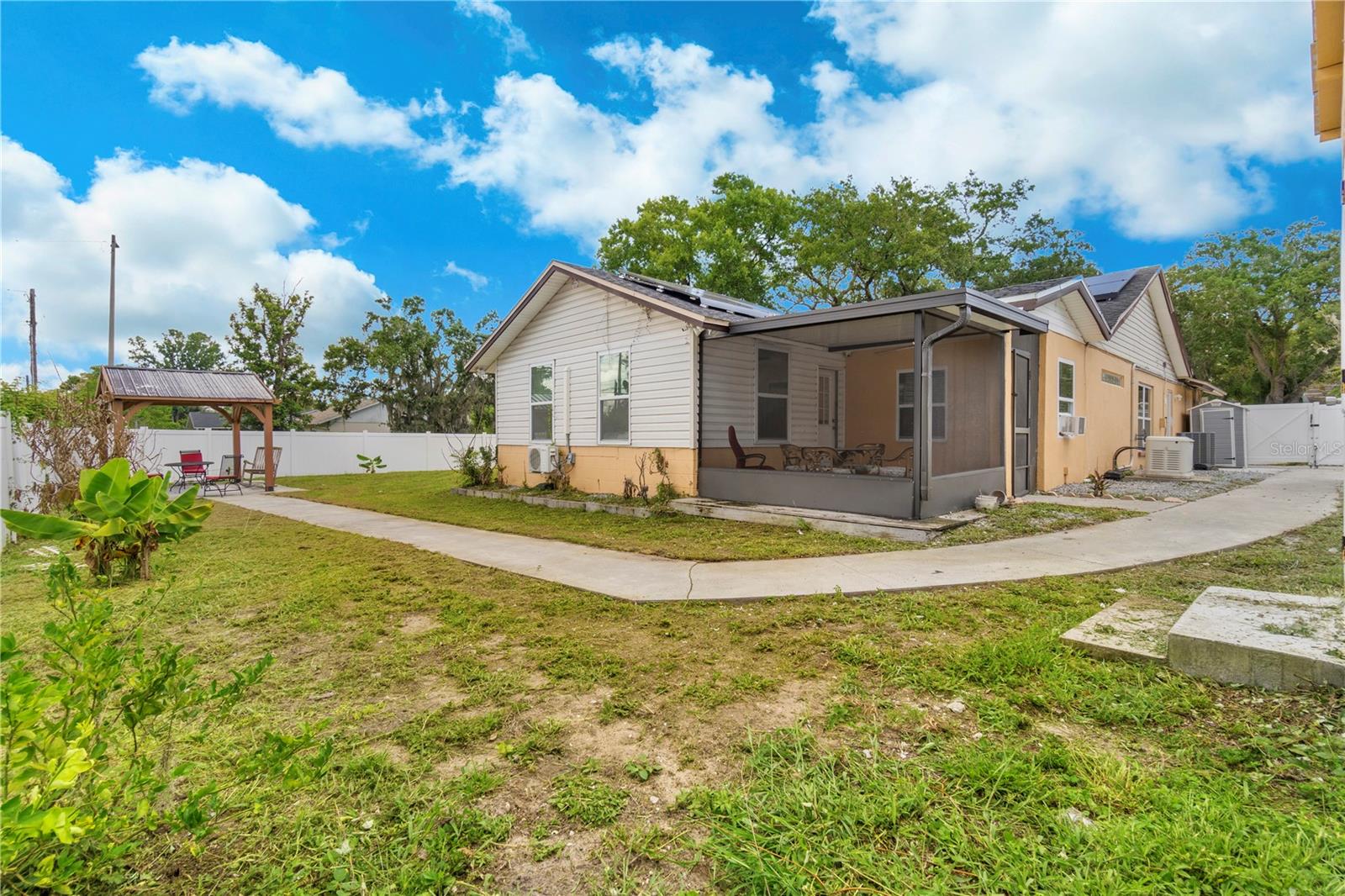 613 FOREST HILLS DR — photo 32