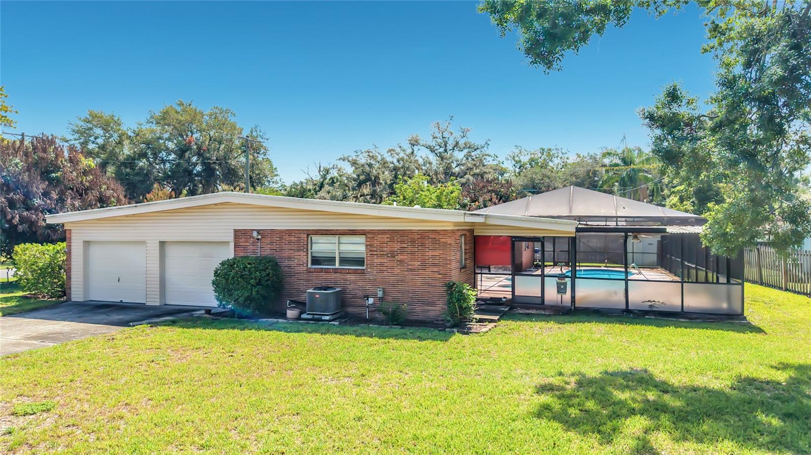605 COURTNEY DR — photo 47