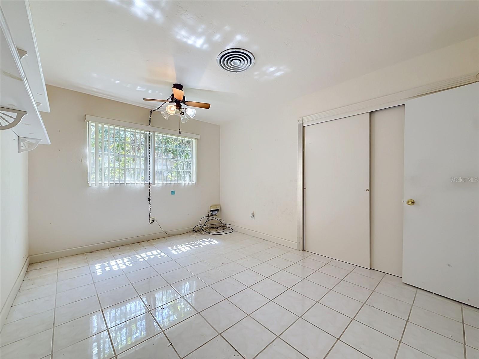 605 COURTNEY DR — photo 23