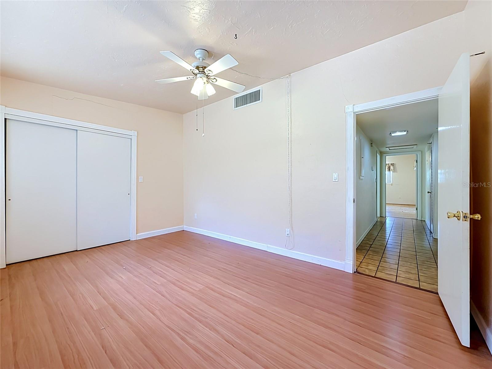 605 COURTNEY DR — photo 22