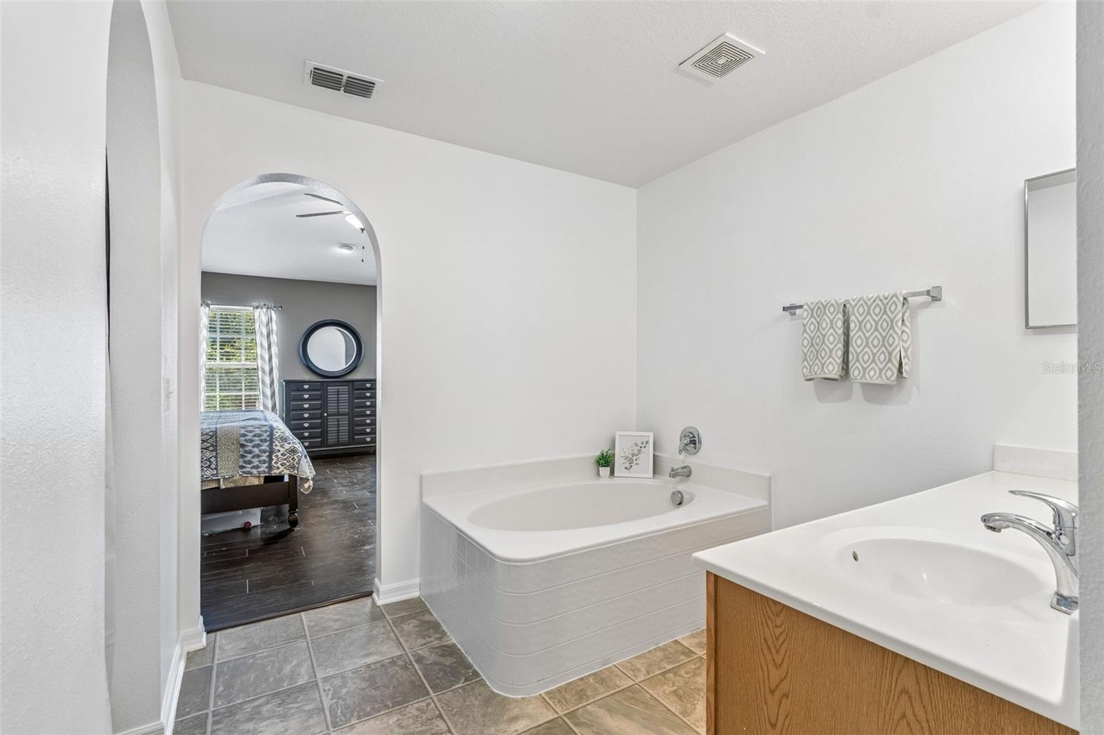3216 BELLERICAY LN — photo 43