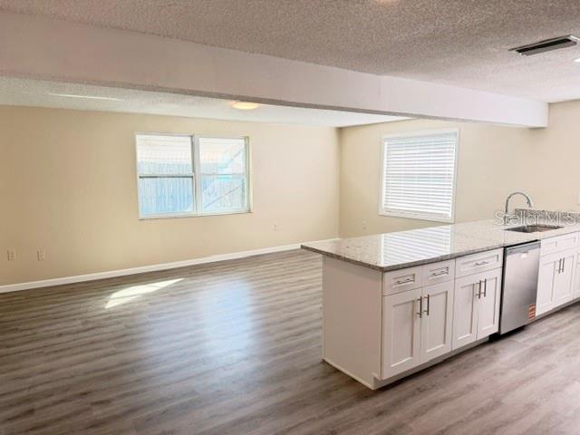 6430 BALDWYN AVE — photo 10