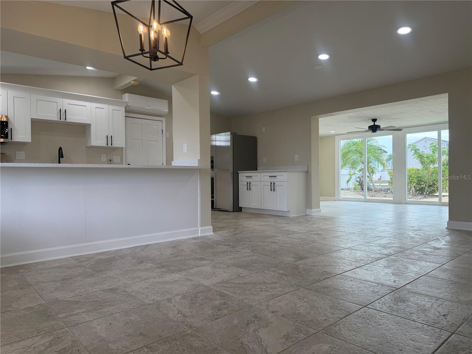 13423 SUSAN DR — photo 4