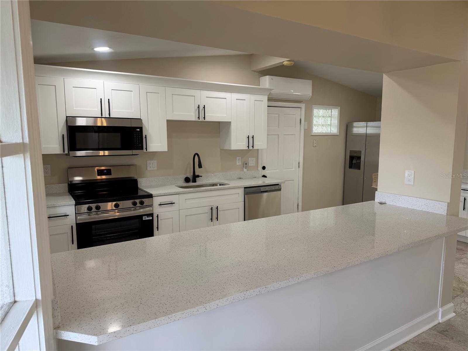 13423 SUSAN DR — photo 5