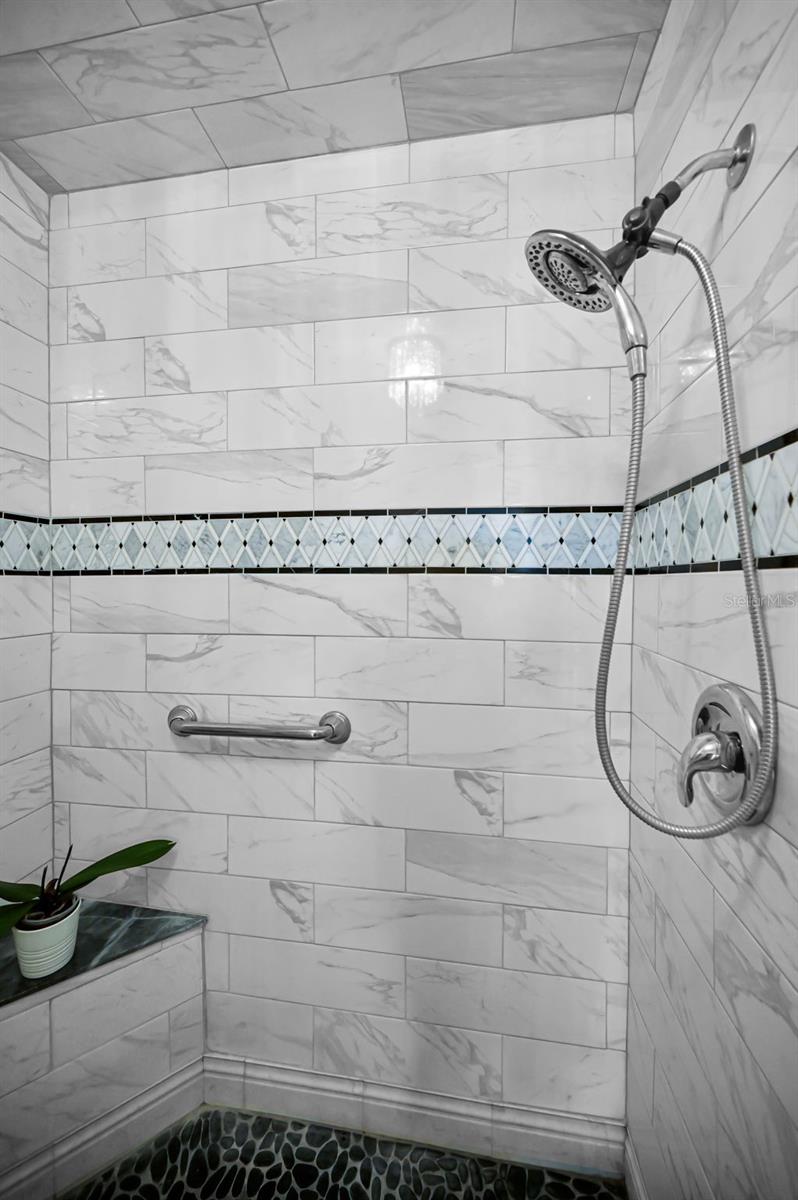 100 BLUFF VIEW DR #211C — photo 35
