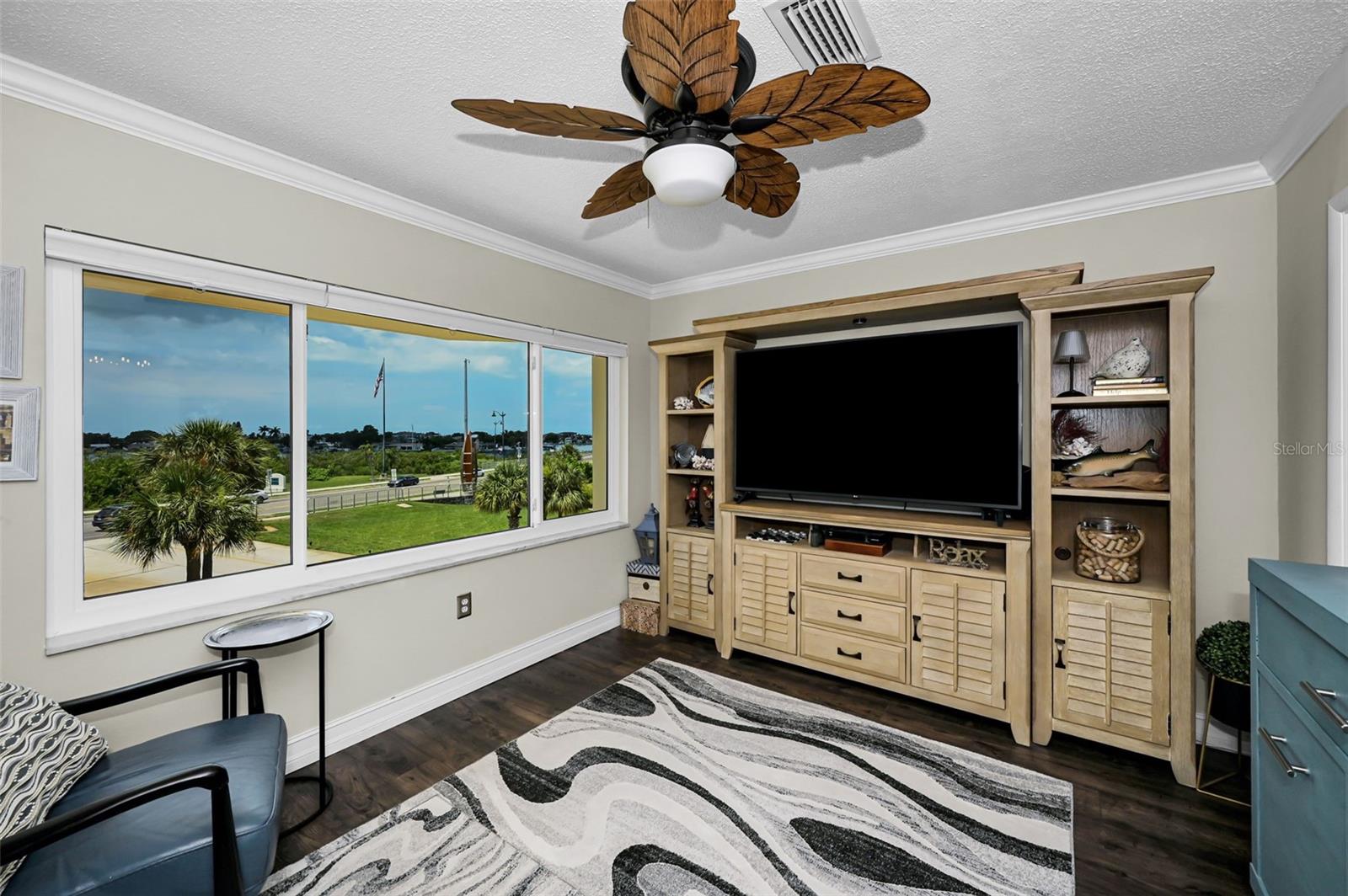 100 BLUFF VIEW DR #211C — photo 24