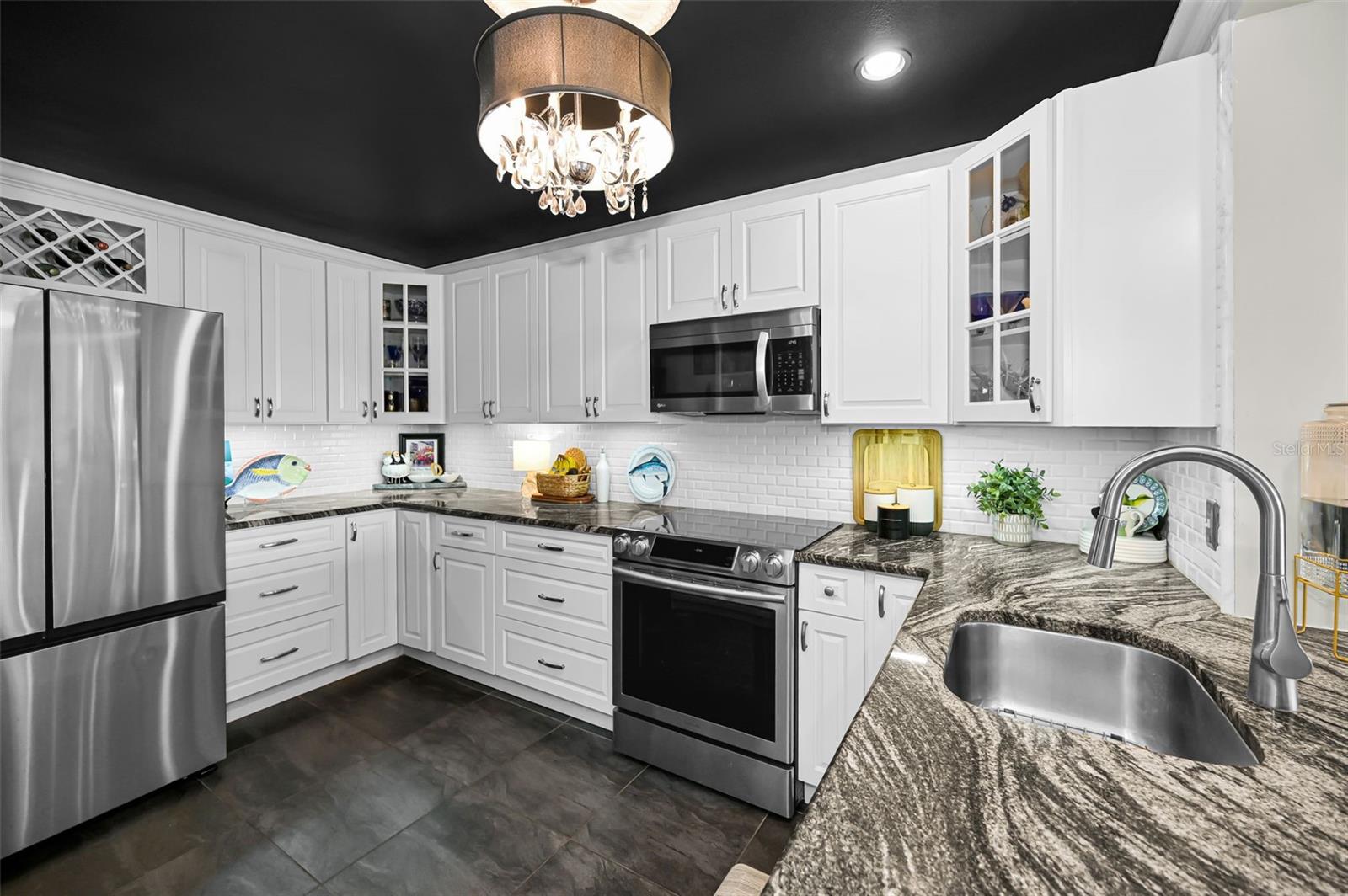 100 BLUFF VIEW DR #211C — photo 21