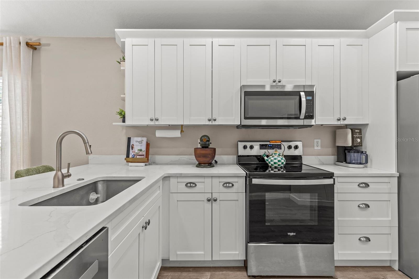 10611 LAKESIDE VISTA DR — photo 9
