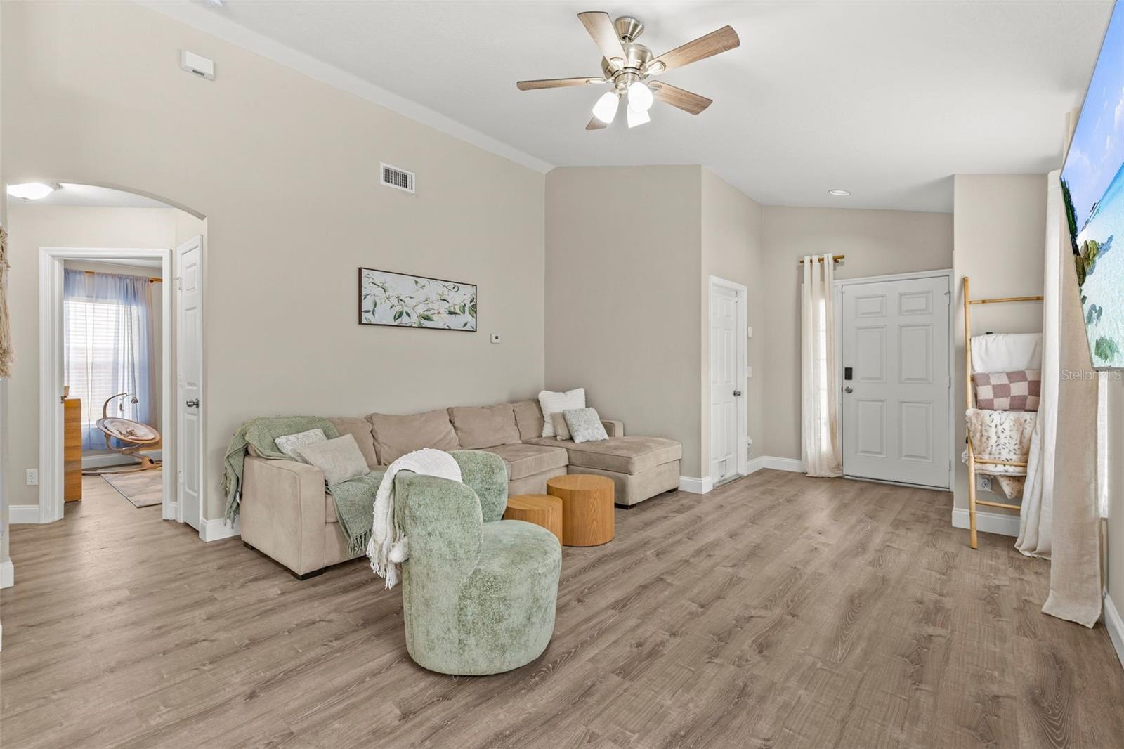 10611 LAKESIDE VISTA DR — photo 4
