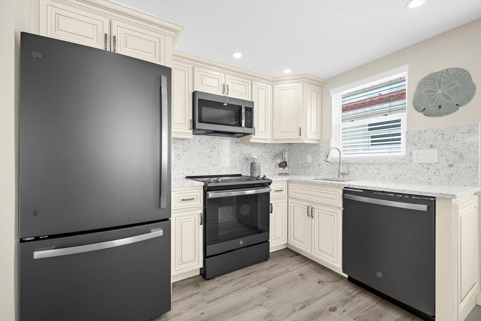 6154 MIDNIGHT PASS RD #B1 — photo 8