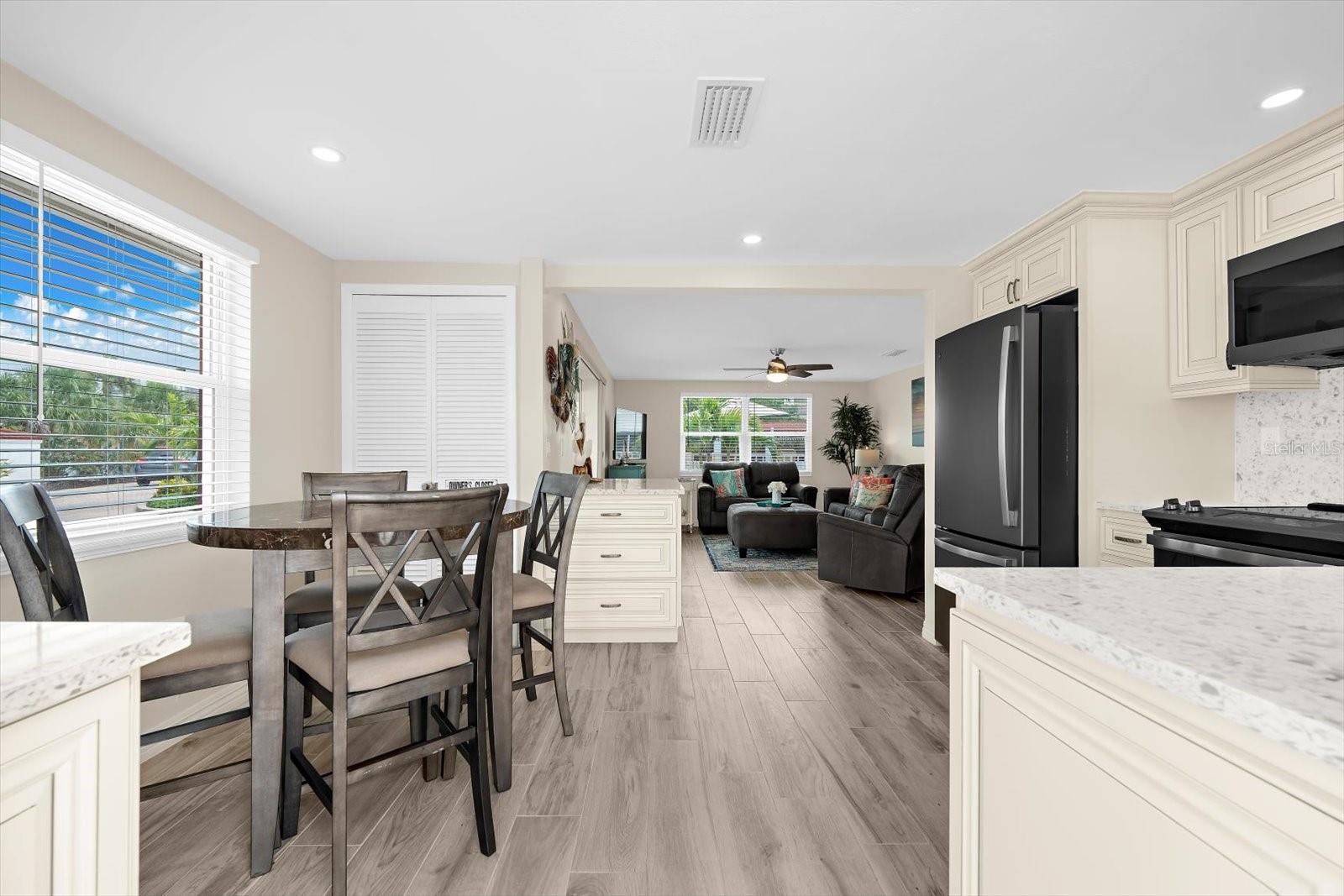 6154 MIDNIGHT PASS RD #B1 — photo 7