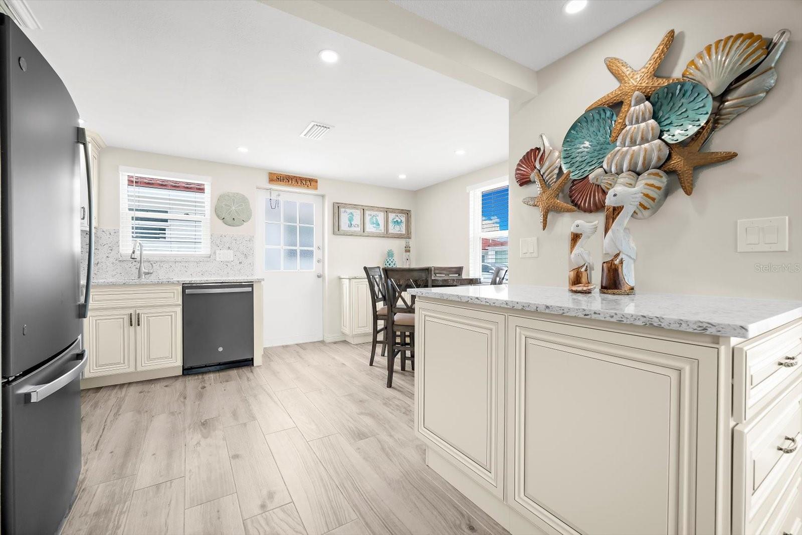 6154 MIDNIGHT PASS RD #B1 — photo 11