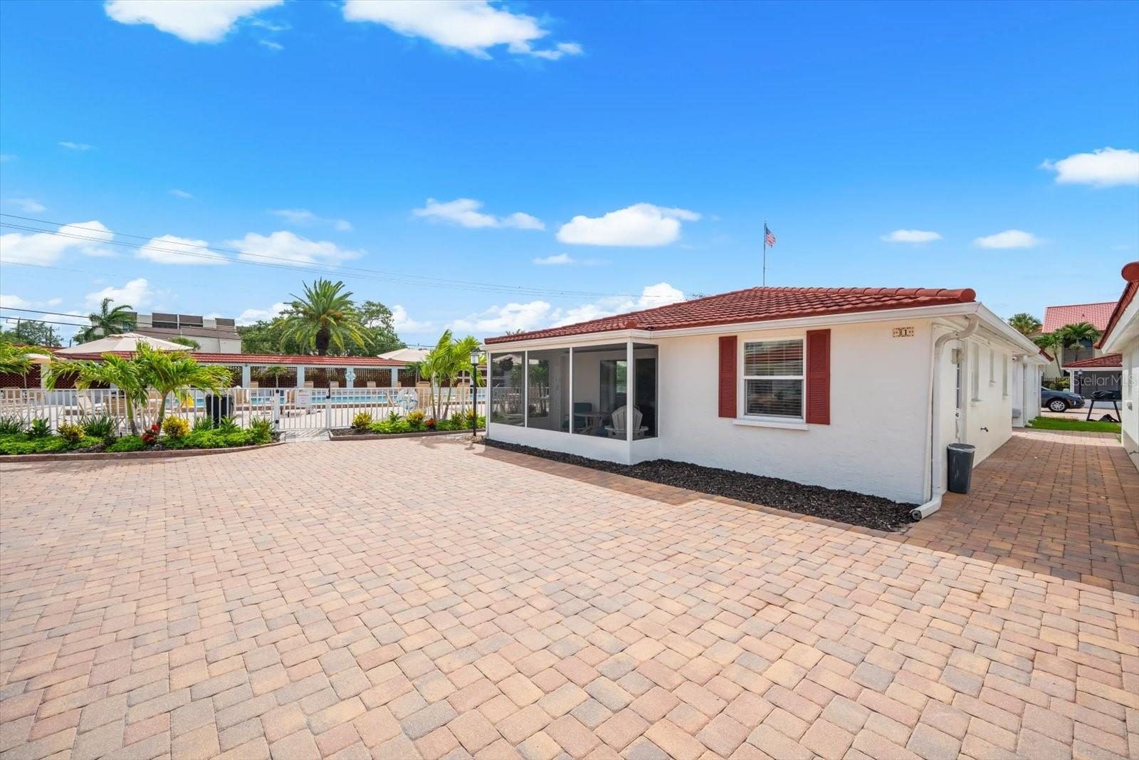 6154 MIDNIGHT PASS RD #B1 — photo 2