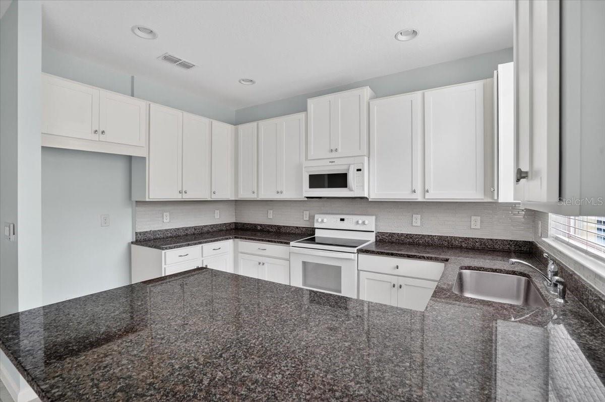 5057 SKYVIEW LN — photo 12