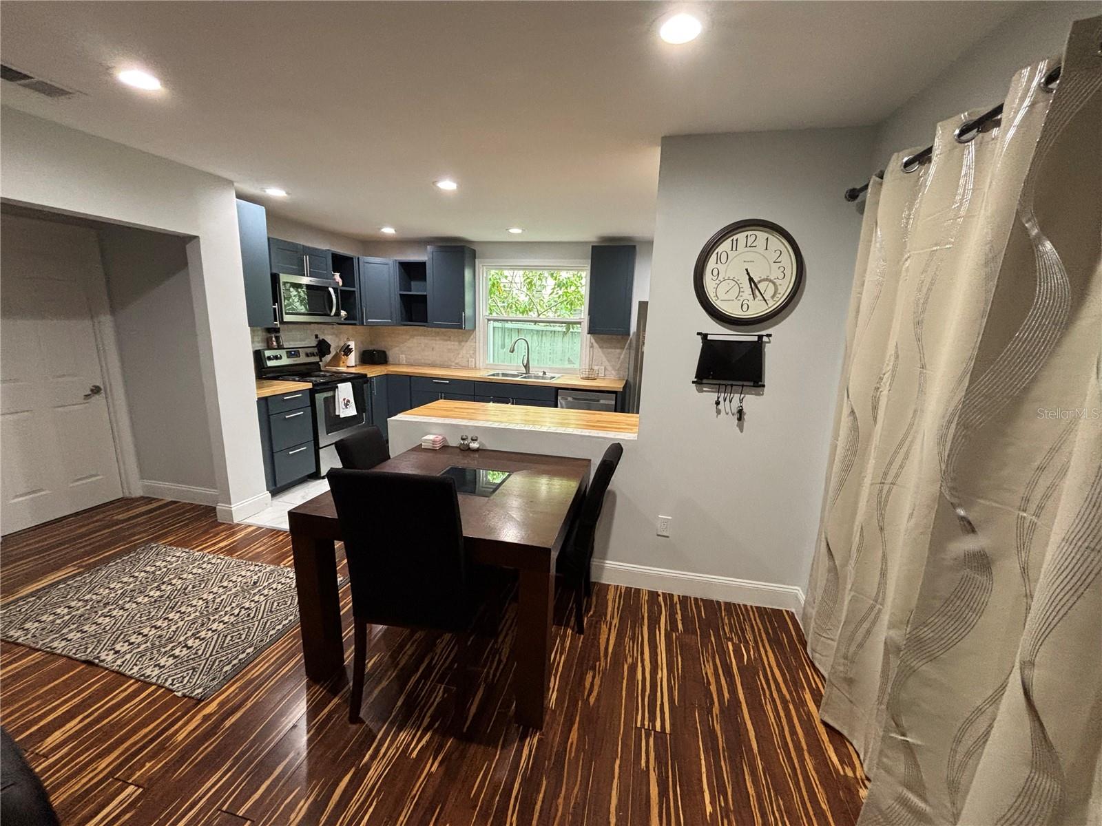 1319 S MICHIGAN AVE — photo 10