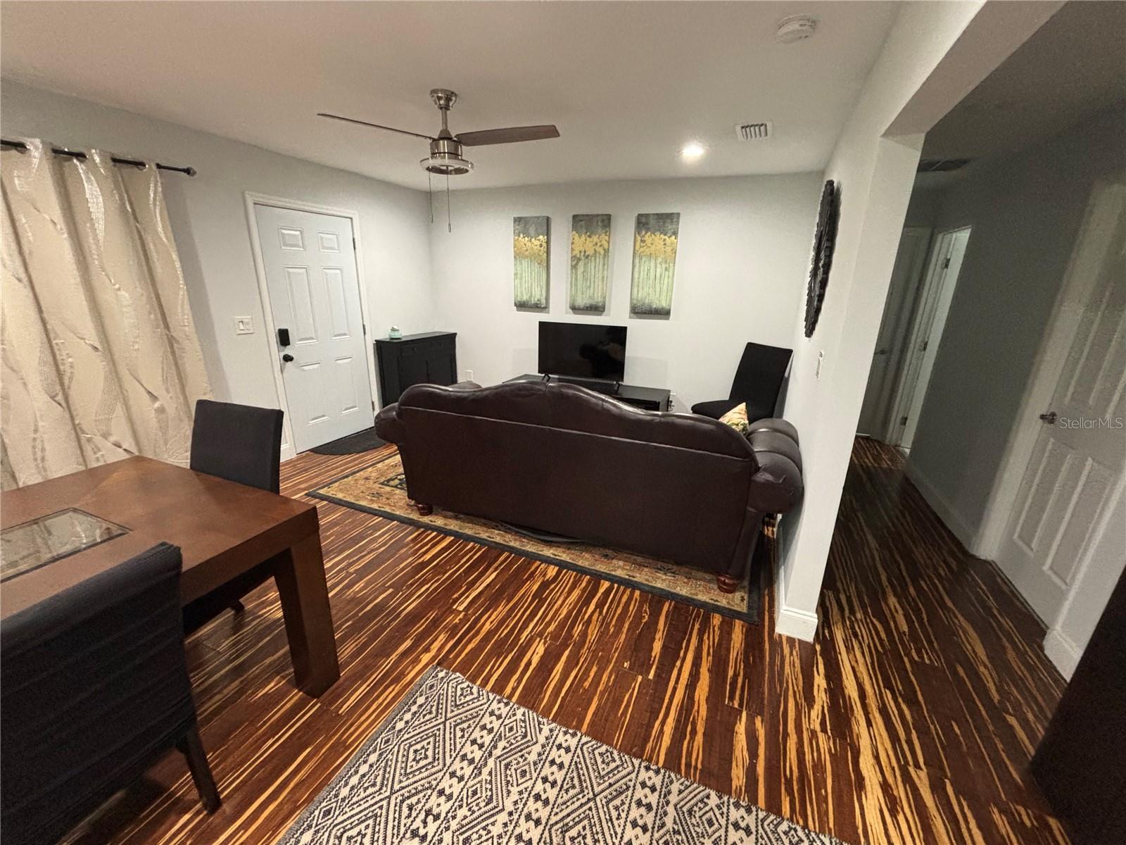 1319 S MICHIGAN AVE — photo 18