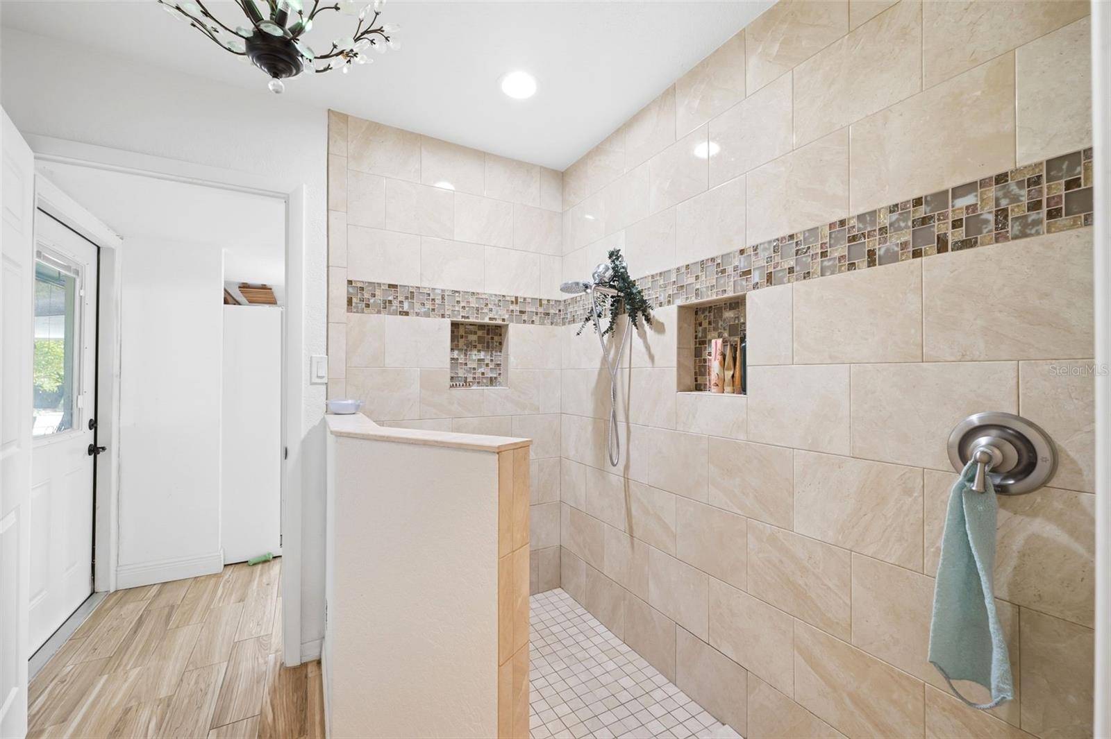 9116 LAKEVIEW DR — photo 27