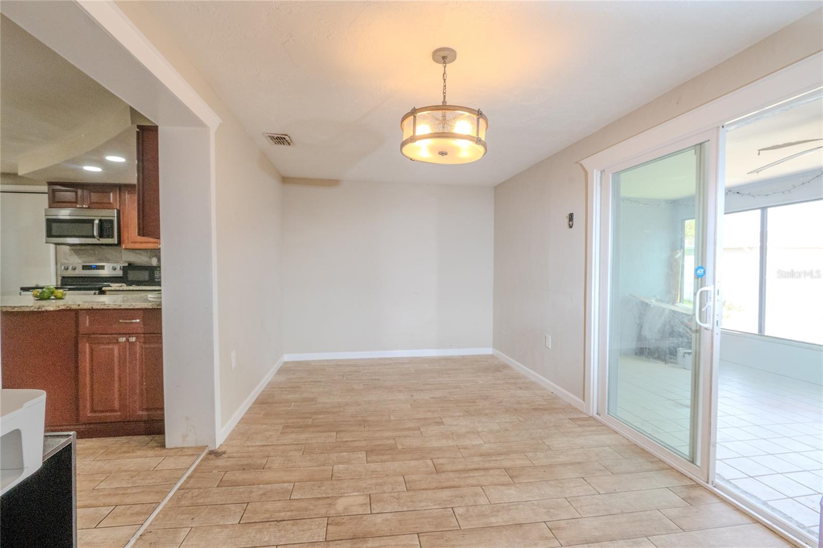 1050 DEAL LN — photo 21
