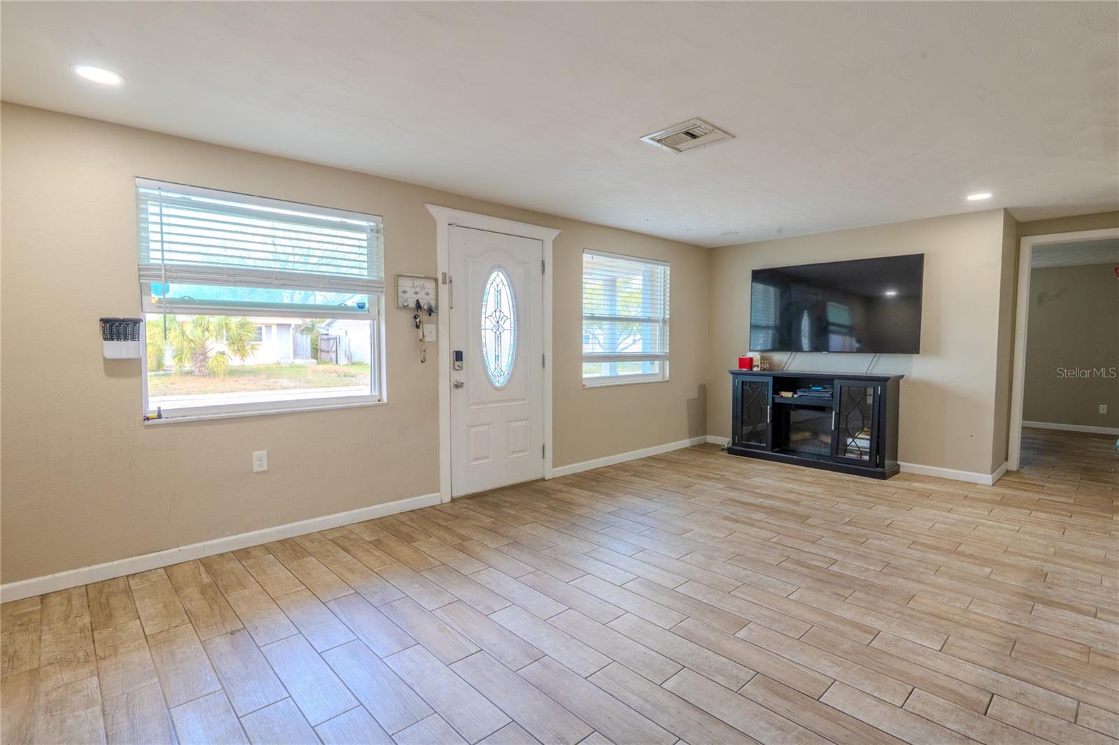 1050 DEAL LN — photo 10