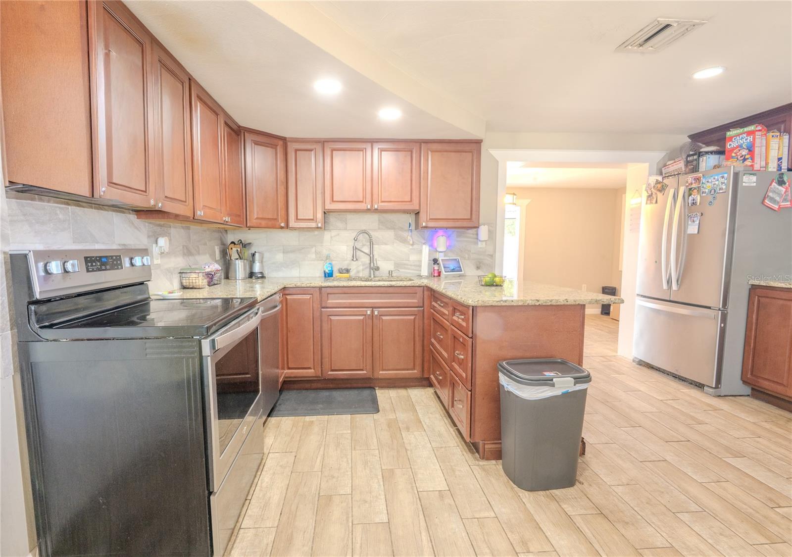 1050 DEAL LN — photo 5
