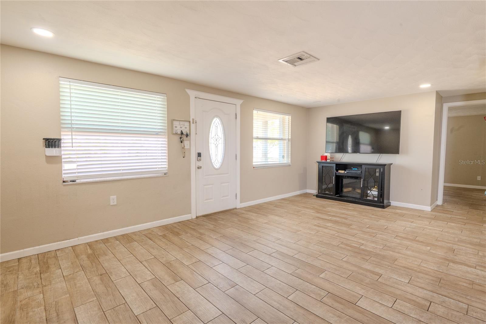 1050 DEAL LN — photo 11